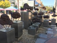 Windhoek: Meteoritenbrunnen